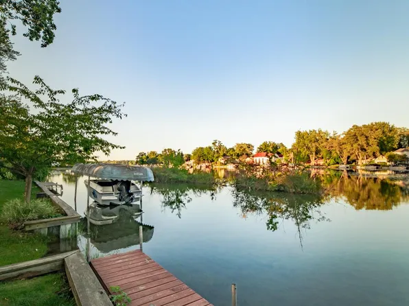 1253 Bamford Dr, Waterford, MI 48328