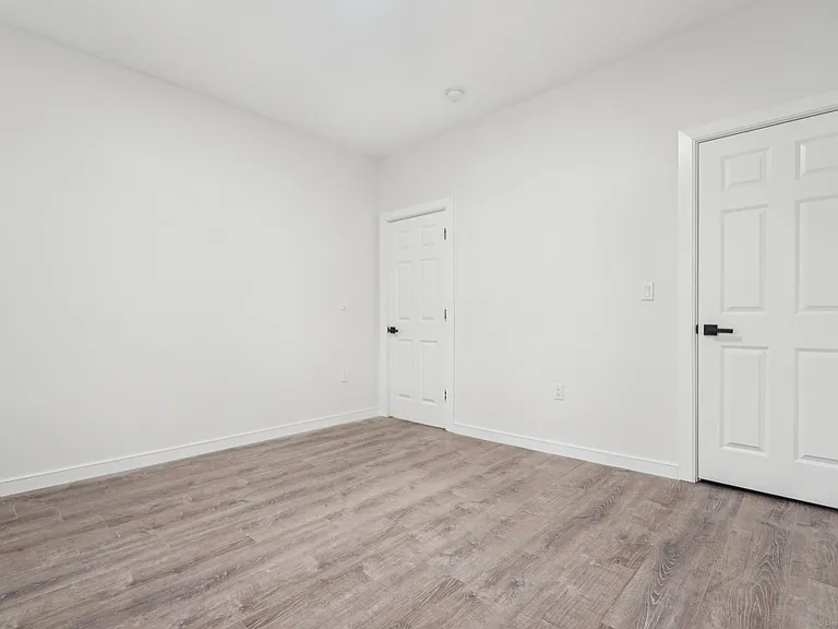 208 Magnolia St — Photo 3