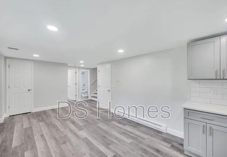 615 Macdonald Ave #2 — Photo 5