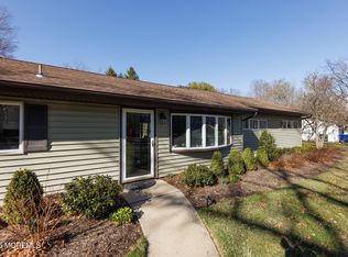 15 Branford Cir, Tinton Falls, NJ