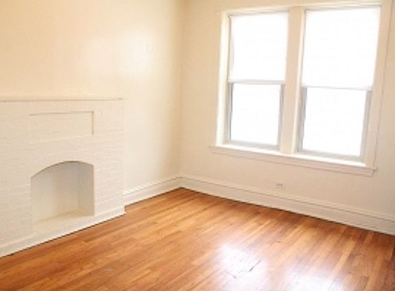 2nd image of 1417 W Albion Ave APT 1