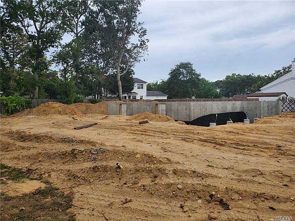 4th image of 27 Cypress Ln
