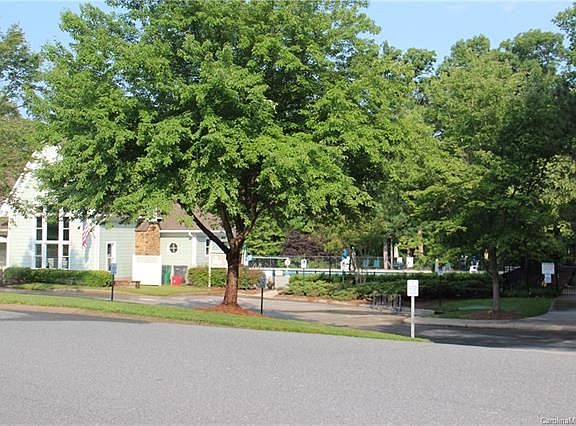 4th image of 1902 Mountain Park Dr
