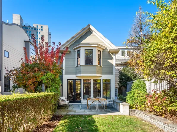 136 Banks St, Cambridge, MA 02138