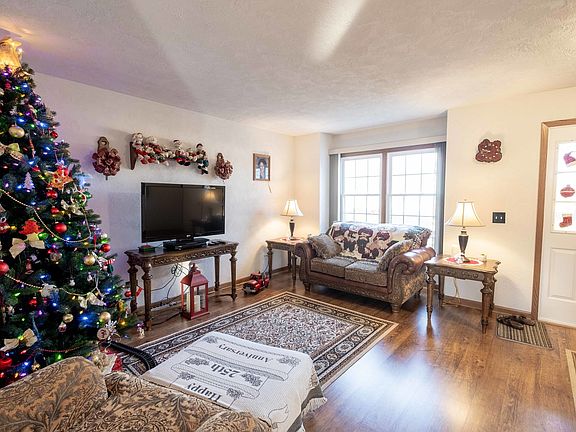 4th image of 1042 Mary Ave