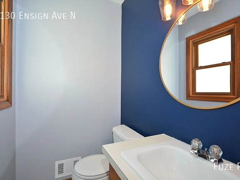2130 Ensign Ave N — Photo 13
