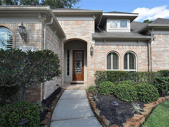 3rd image of 20675 Southwood Oaks Dr