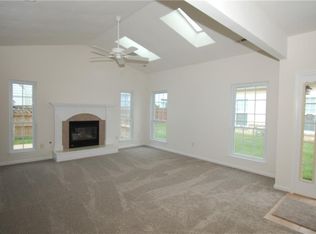 129 Chanticlair Dr, Yorktown, VA 23693