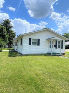 909 A St SE, Linton, IN, 47441