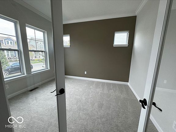 4th image of 1327 Amberley Way