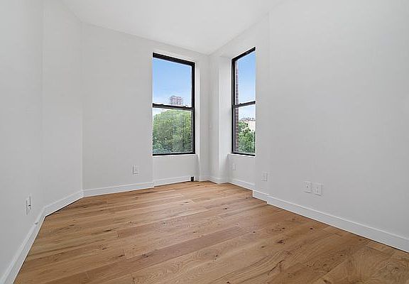 3rd image of 503 W 22nd St APT 2E