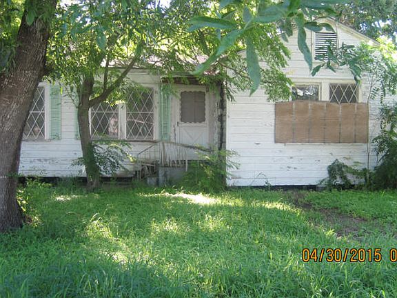 3rd image of 1334 Logan Ave