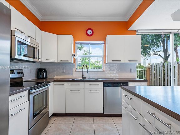 5th image of 11528 NW 60th Ter APT 475