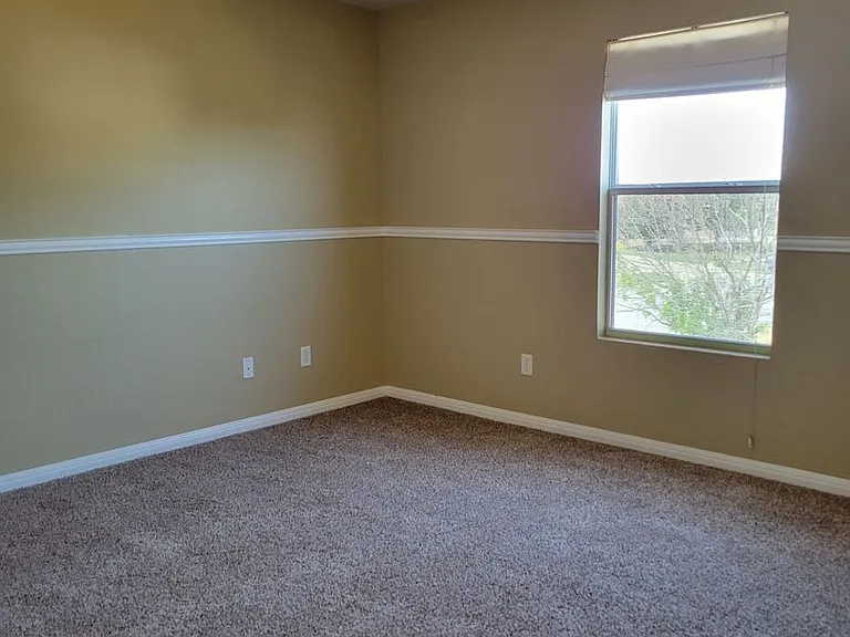 2611 Echo Dr — Photo 14