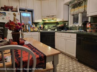 9 Pine Hill St, Jackson, NJ 08527