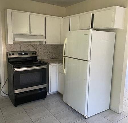 4th image of 18357 NE 1st Ct