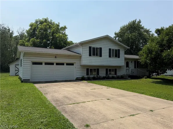36 Westvue Dr, Tallmadge, OH 44278