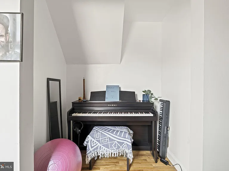 506 S 5th St — Photo 9