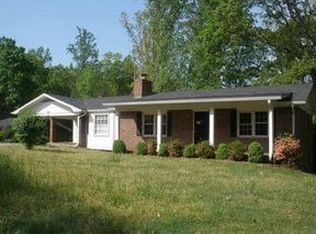 5905 Norton Cir, Flowery Branch, GA 30542