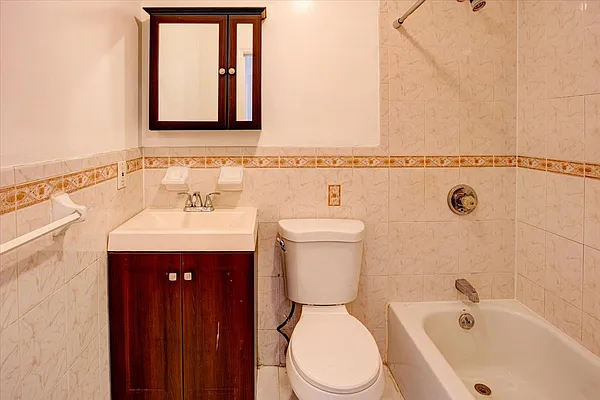 Rented by Avenues Real Estate | media 11