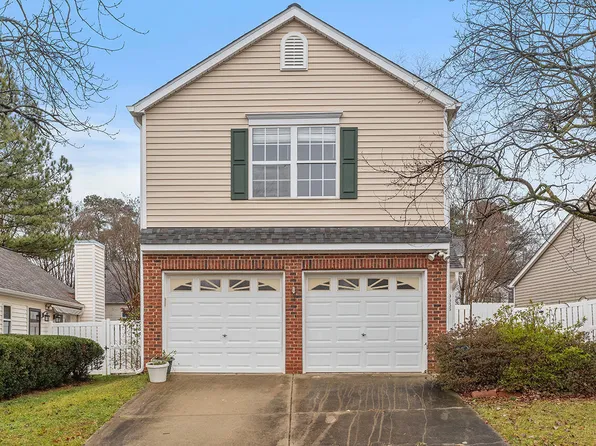 9935 Treymore Dr, Raleigh, NC 27617
