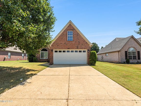 2nd image of 1091 Fredrick Dr