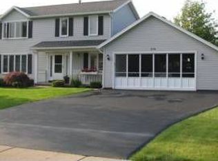 276 Crosby Ln, Greece, NY 14612