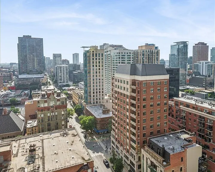 630 N State St #2001 — Photo 11