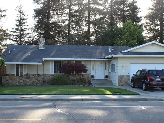 2nd image of 724 S Mills Ave