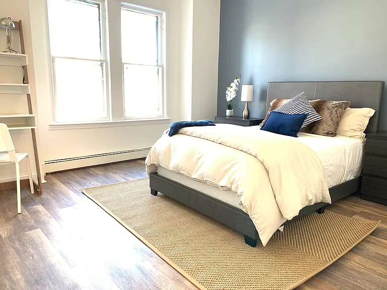 2428 Cambreleng Ave — Photo 11