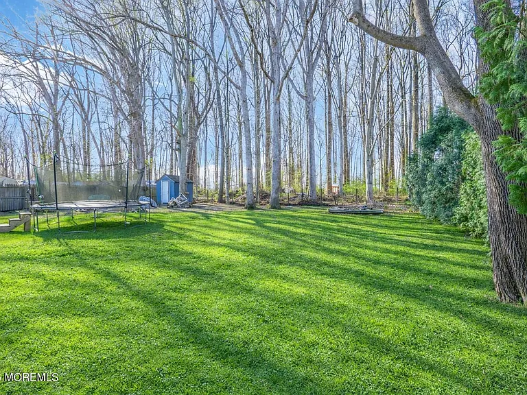 28 Oak Ln — Photo 11