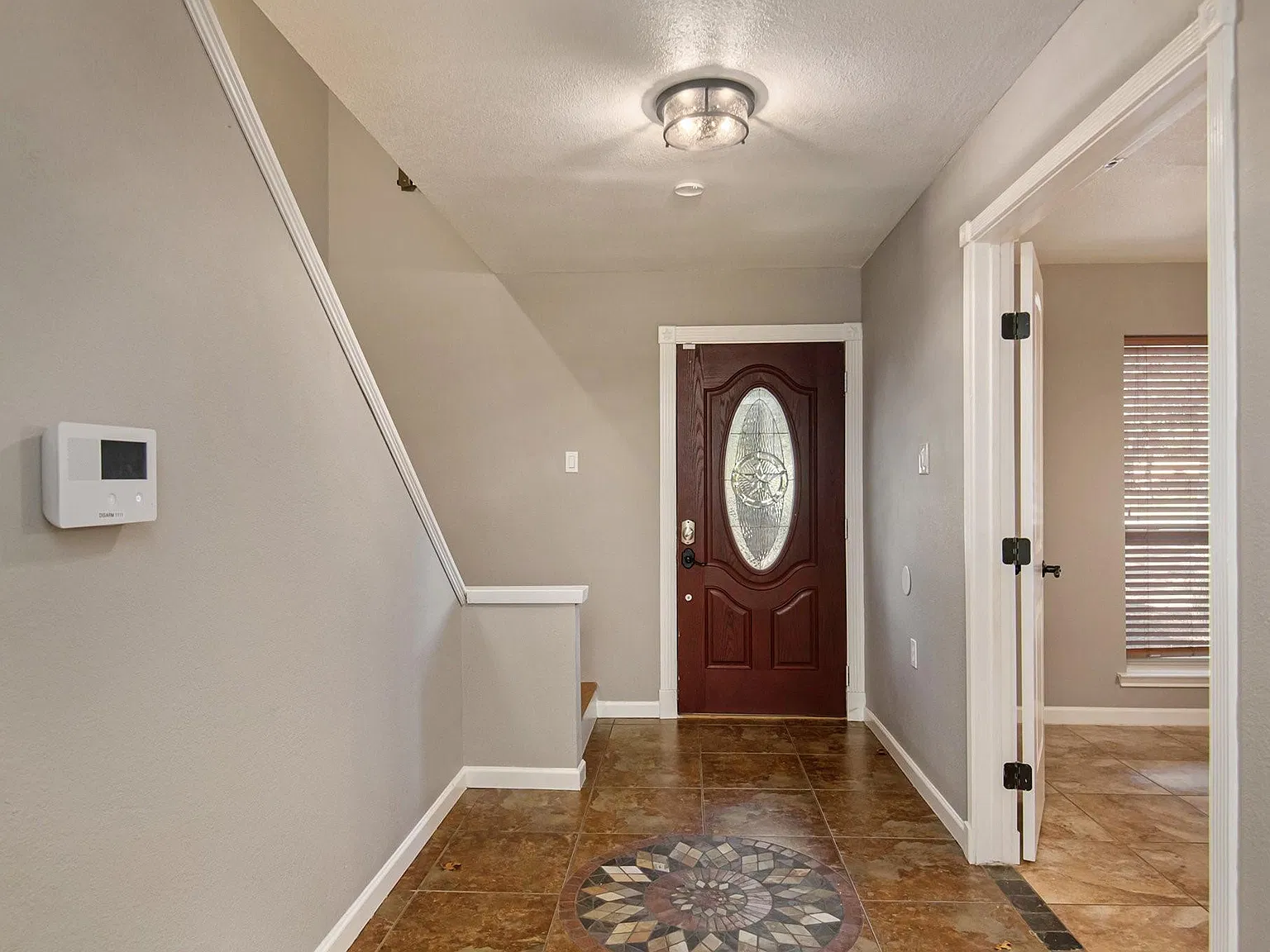 3 bed, 1936 sqft, $3,200 — Photo 3