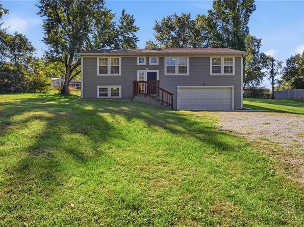 913 N Susquehanna Rdg, Independence, MO 64056