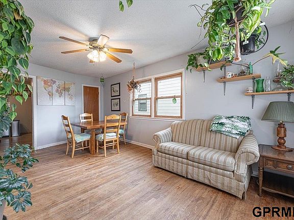 3rd image of 407 W 22nd Ave