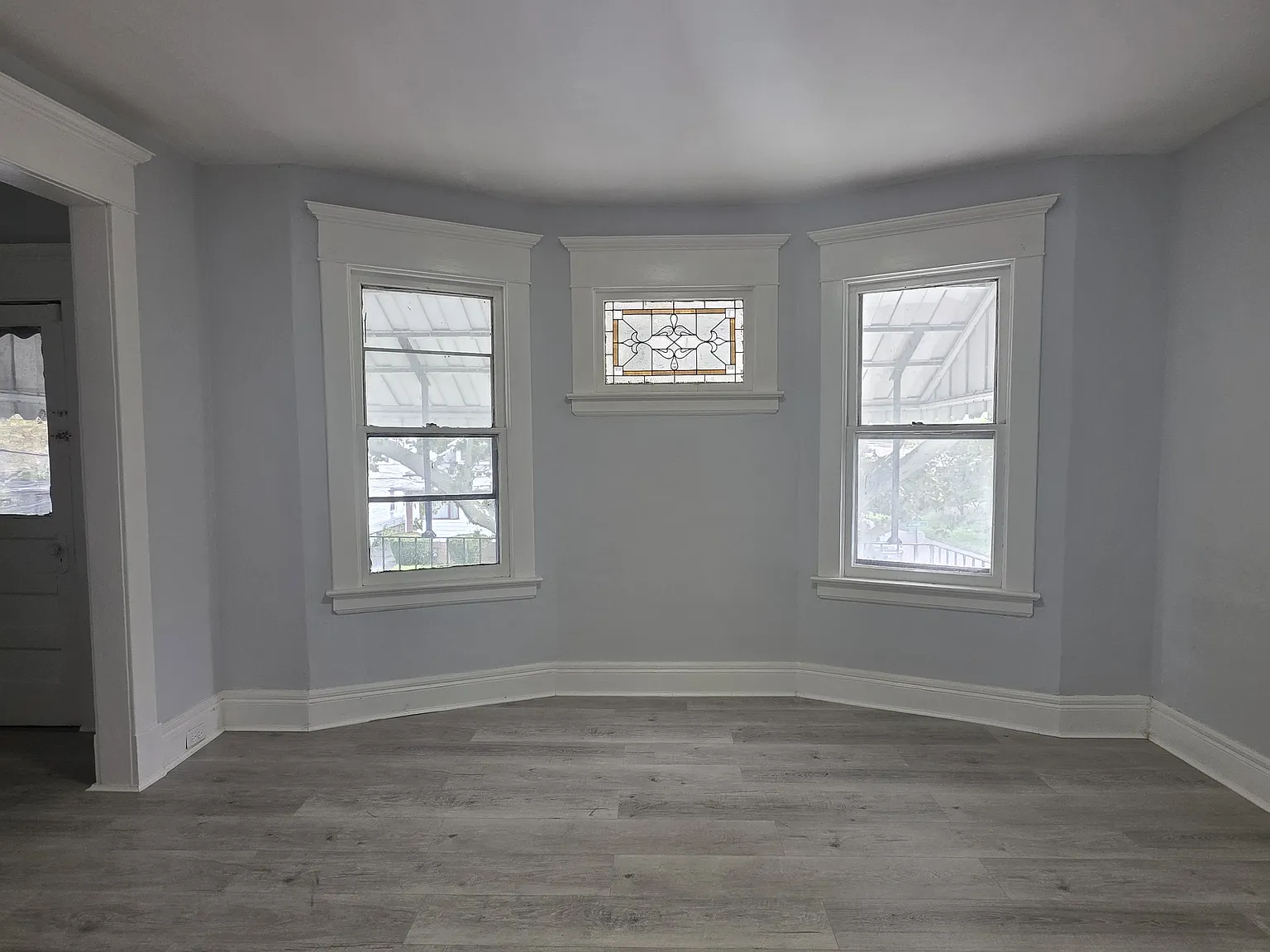 3 bed, 1100 sqft, $1,200 — Photo 2
