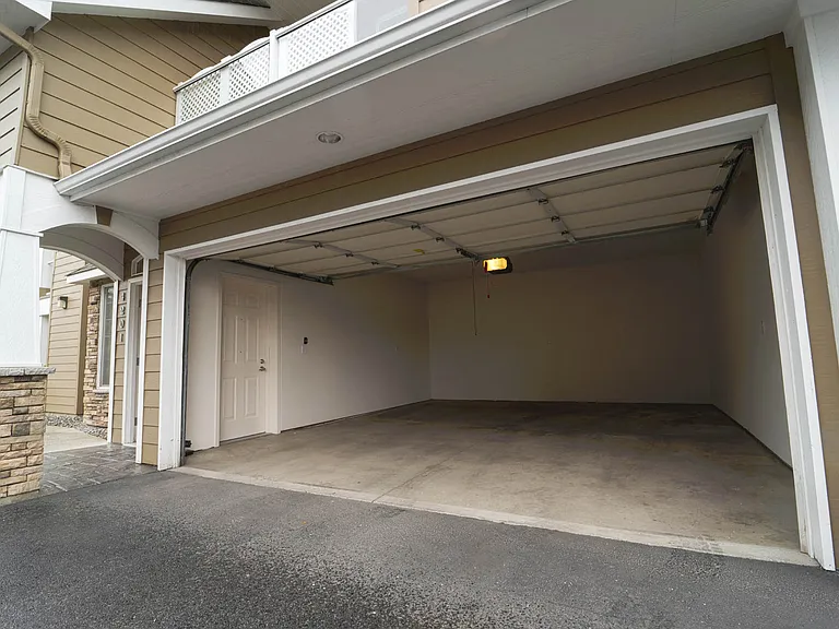 Artisan Apartments — Photo 16