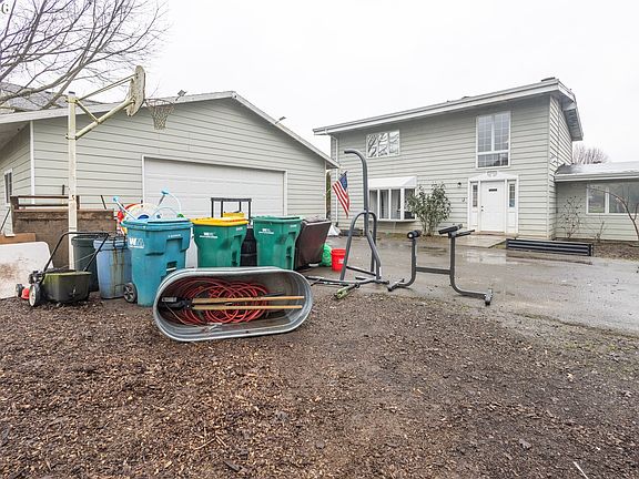 4th image of 34035 SE Elm St