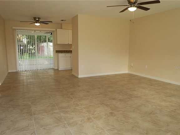 5th image of 2594 Lakeshore Cir