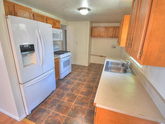 4th image of 1128 Shirley St NE