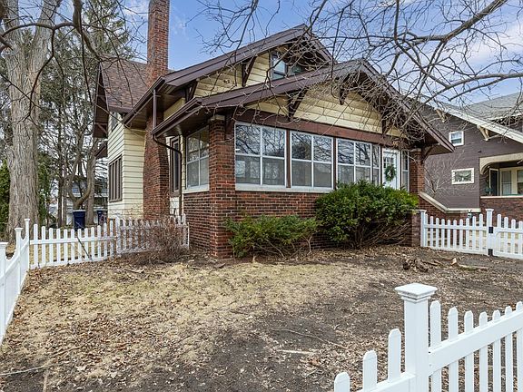 3rd image of 321 Pease Ct