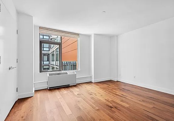 5th image of 2-17 51st Ave APT 717