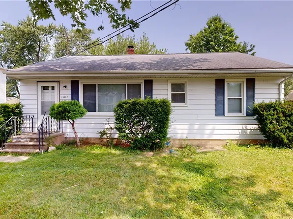 1703 E 298th St, Wickliffe, OH 44092
