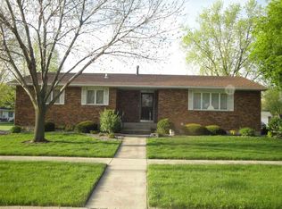 138 11th Ave, De Witt, IA 52742