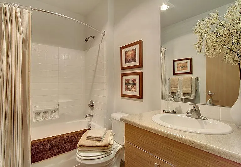 Compass Apartments — Photo 13