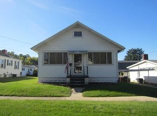 910 W Lincoln St, Vandalia, IL 62471