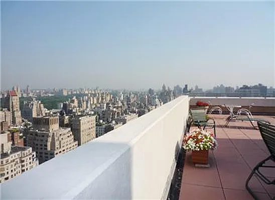 Sold by Warburg | media 11