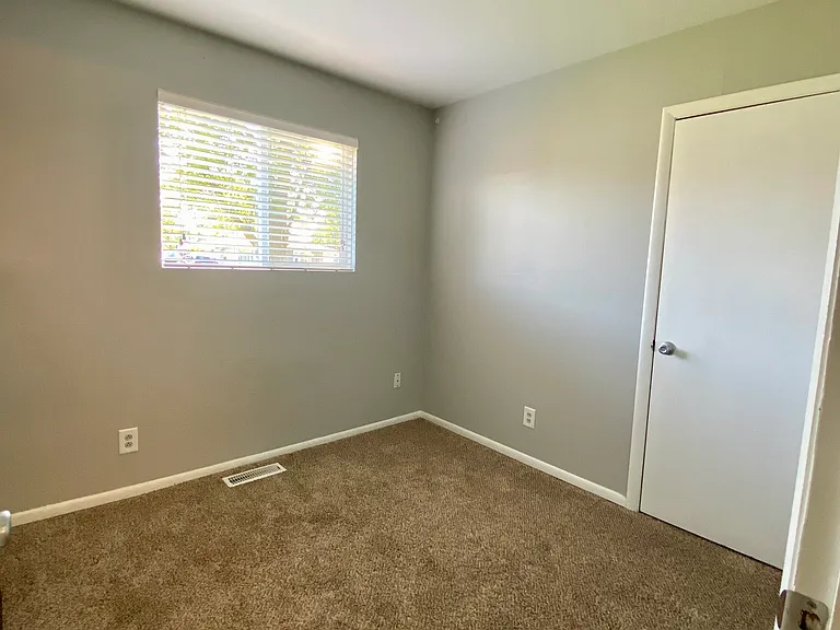9315 Ellen Dr — Photo 14