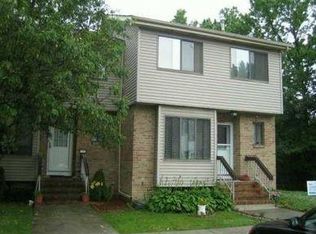 28 Wood Acres Dr, North Brunswick, NJ 08902