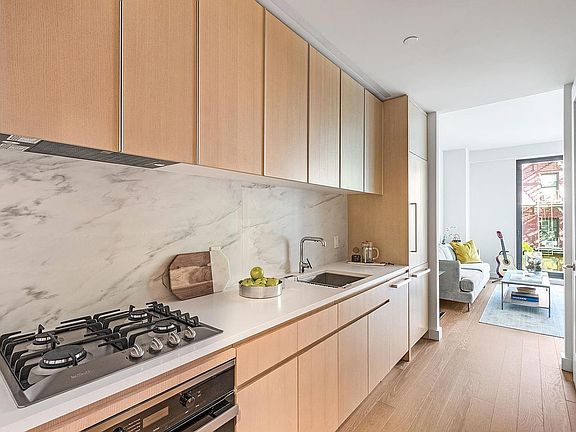 3rd image of 500 W 45th St Unit 703