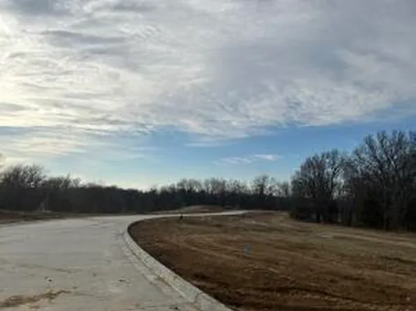 205 Boone Poin, Boonville, MO 65233
